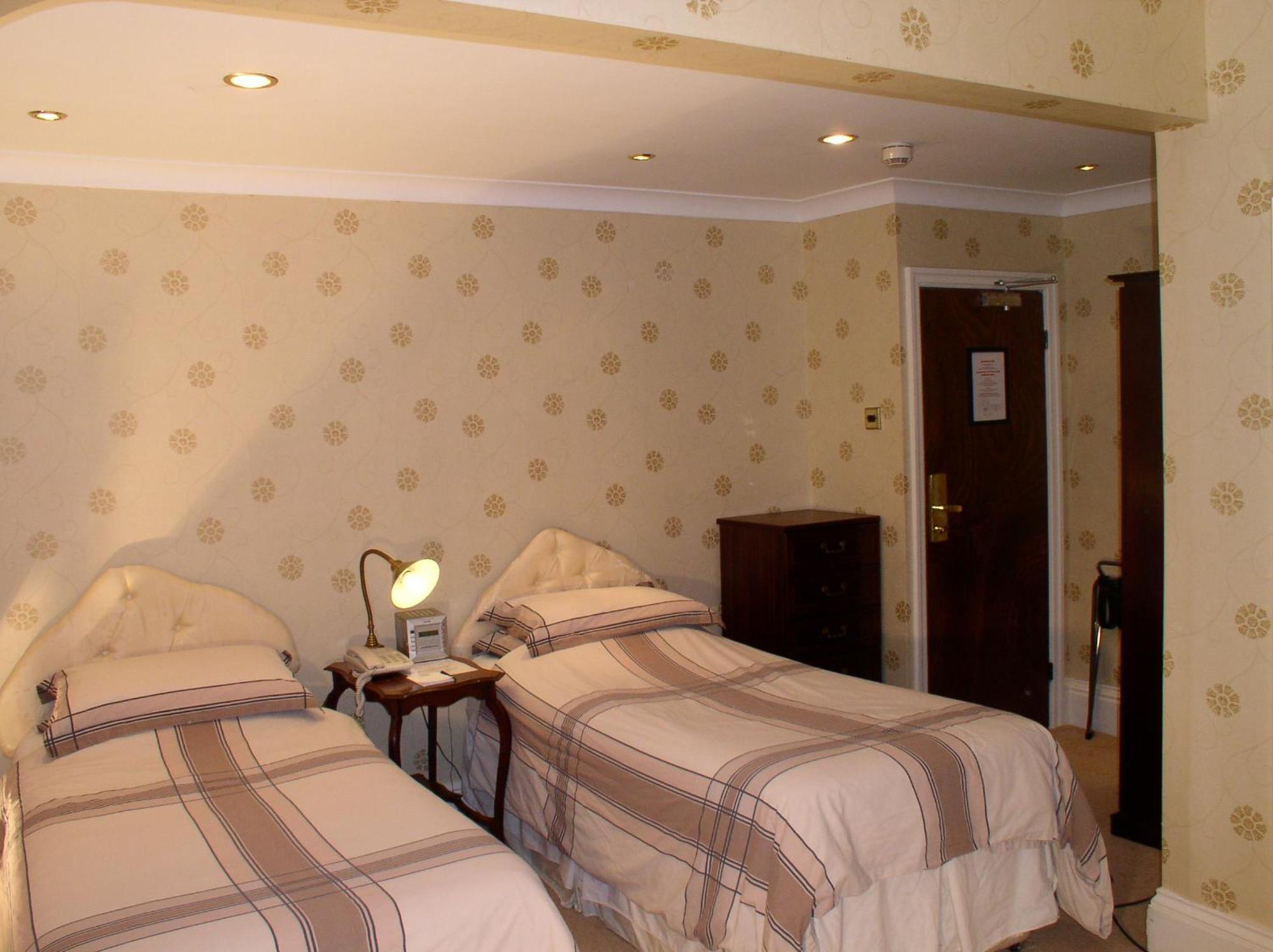 Oakwood Hall Hotel Bingley Dış mekan fotoğraf